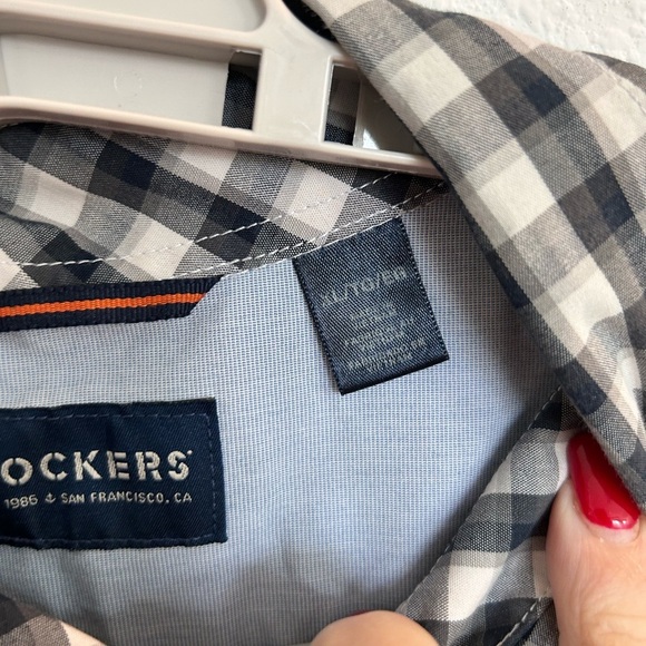 Dockers Men’s Long Sleeve Button Down Shirt

Size XL - Picture 2 of 8